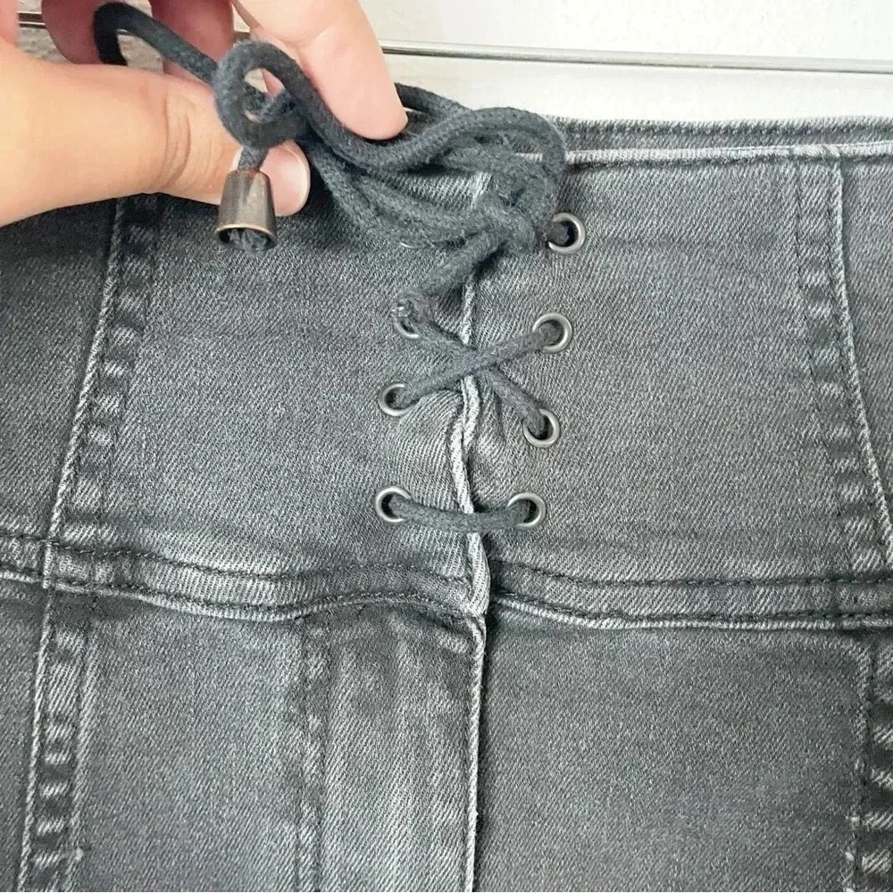 Free People Modern Femme Corset
Lace Up Black Denim Mini Skirt Size 0 Waist 23” - Picture 2 of 5